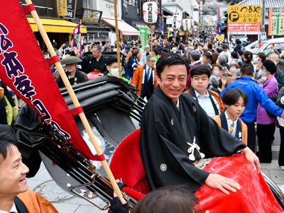 「第三十七回記念 四国こんぴら歌舞伎大芝居」で成功祈願お練り