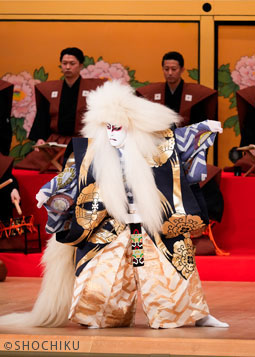 『春興鏡獅子』尾上右近 歌舞伎座「四月大歌舞伎」初日開幕