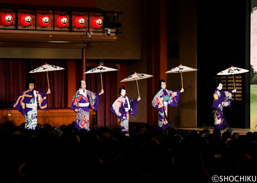 『弁天娘女男白浪』左より、市川新之助、尾上眞秀、中村梅枝、坂東亀三郎、尾上菊之助 歌舞伎座「團菊祭五月大歌舞伎」初日開幕