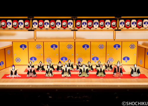 『口上』前列左より、坂東玉三郎、坂東楽善、尾上菊之助、八代目尾上菊五郎、七代目尾上菊五郎、尾上松緑、市川團十郎、中村梅玉 歌舞伎座「團菊祭五月大歌舞伎」初日開幕