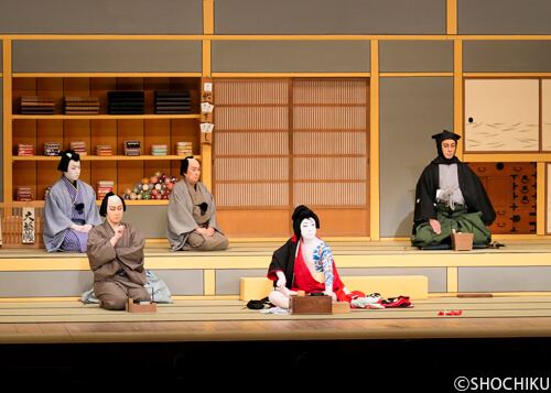『弁天娘女男白浪』左より、中村萬太郎、尾上松也、中村歌六、八代目尾上菊五郎、市川團十郎 歌舞伎座「團菊祭五月大歌舞伎」初日開幕