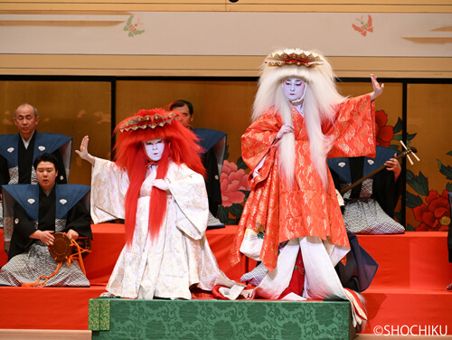 『相生獅子』左より、上村吉太朗、片岡千壽