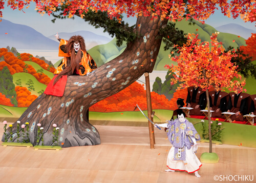 『紅葉狩』左より、市川團十郎、松本幸四郎 歌舞伎座「七月大歌舞伎」初日開幕