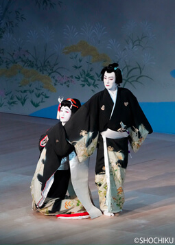 『蝶の道行』左より、市川團子、市川染五郎 歌舞伎座「七月大歌舞伎」初日開幕