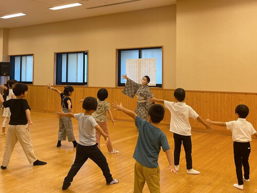 こども歌舞伎スクール寺子屋「夏期体験ワークショップ」参加者募集