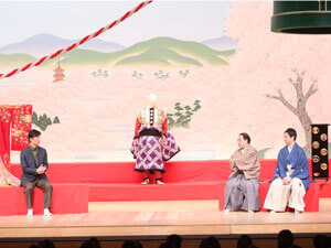 鴈治郎、壱太郎が大阪松竹座「壽 初春歌舞伎特別公演」開催記念トークイベントに登場