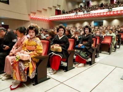 浅草総見で華やぐ「新春浅草歌舞伎」