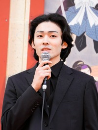 「新春浅草歌舞伎」の賑わい