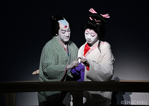 『曽根崎心中物語』（桜プログラム）左より、尾上右近、中村壱太郎