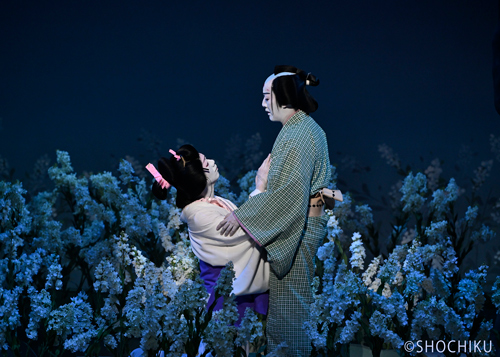 『曽根崎心中物語』（桜プログラム）左より、中村壱太郎、尾上右近