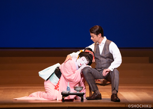 新橋演舞場「坂東玉三郎特別公演」初日の賑わい