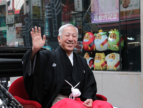 「大阪松竹座　御名残道頓堀お練り」の賑わい