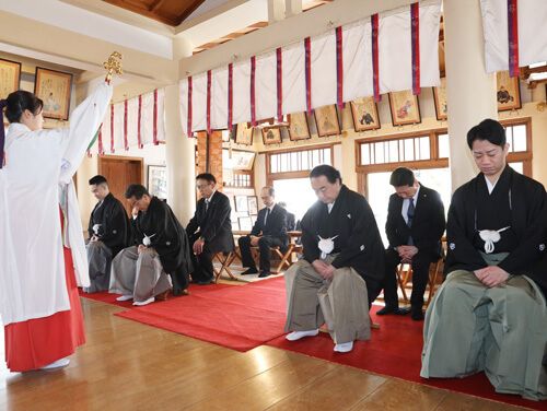 大阪松竹座「御名残四月大歌舞伎」を前に、「坂田藤十郎七回忌追善 顕彰祭」を開催