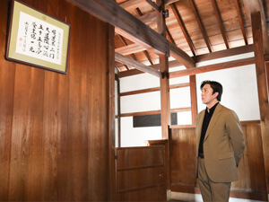 幸四郎が歌舞伎座「七月大歌舞伎」ゆかりの地へ