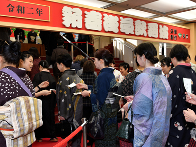 ハレの日を浅草で、「着物で歌舞伎」 ハレの日を浅草で、「着物で歌舞伎」