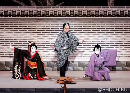 『三人吉三巴白浪』 左より尾上松也、尾上松緑、片岡愛之助(偶数日) 歌舞伎座「芸術祭十月大歌舞伎」初日開幕