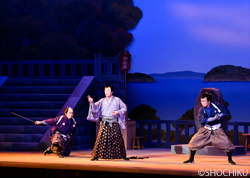 『研辰の討たれ』左より坂東亀蔵、松本幸四郎、坂東彦三郎 歌舞伎座「吉例顔見世大歌舞伎」初日開幕