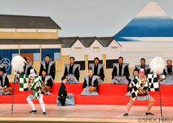 『関三奴』左より尾上松緑、中村芝翫 歌舞伎座「吉例顔見世大歌舞伎」初日開幕