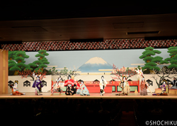 『壽浅草柱建』左より、中村鶴松、坂東新悟、坂東巳之助、尾上松也、中村隼人、中村歌昇、中村米吉、中村種之助、中村莟玉 歌舞伎座「壽 初春大歌舞伎」初日開幕