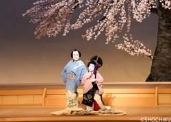 『夕霧名残の正月』左より、中村鴈治郎、中村扇雀 歌舞伎座「壽 初春大歌舞伎」初日開幕