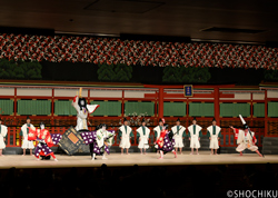 『菅原伝授手習鑑』左より、市川染五郎、坂東彌十郎、松本白鸚、松本幸四郎、大谷廣太郎 歌舞伎座「壽 初春大歌舞伎」初日開幕