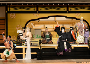 『奥州安達原』左より、中村勘九郎、市川笑三郎、中村芝翫、中村七之助 歌舞伎座「壽 初春大歌舞伎」初日開幕