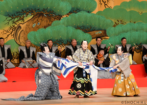 『素襖落』左より、中村又五郎、中村吉右衛門、中村種之助 歌舞伎座「壽 初春大歌舞伎」初日開幕