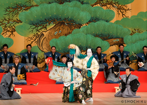 『連獅子』左より、市川團子、市川猿之助 歌舞伎座「壽 初春大歌舞伎」初日開幕
