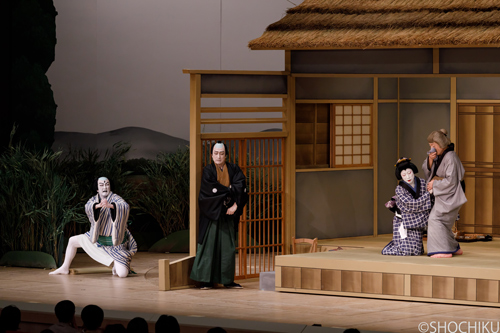 『双蝶々曲輪日記 引窓』 左より、中村獅童、片岡仁左衛門、片岡孝太郎、上村吉弥