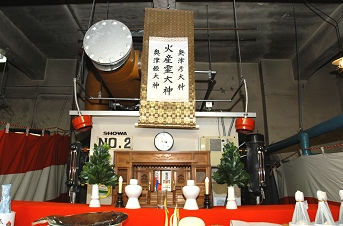 冬の訪れ 歌舞伎座の「汽缶祭」