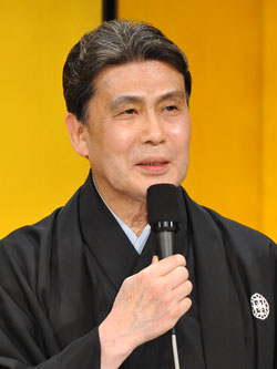 二代目松本白鸚、十代目松本幸四郎、八代目市川染五郎、襲名披露を発表