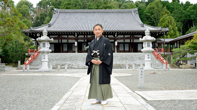 雀右衛門が『京鹿子娘道成寺』ゆかりの寺で祈願法要