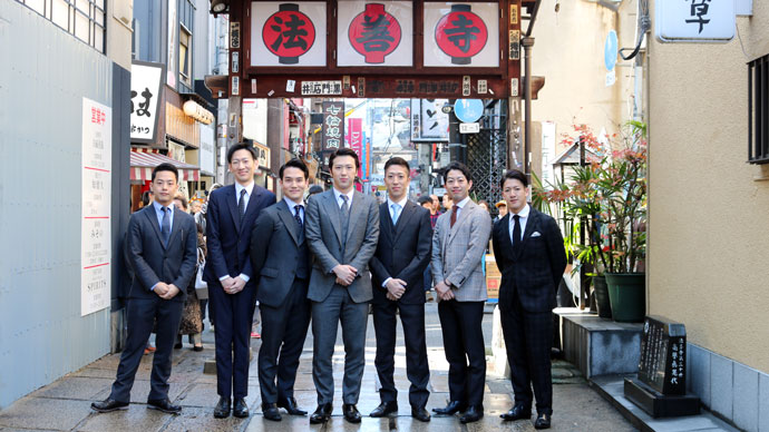 「二月花形歌舞伎」出演者が法善寺で成功祈願