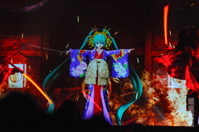 超歌舞伎『花街詞合鏡』 初音ミク 超歌舞伎2年目の盛況、『花街詞合鏡』開幕