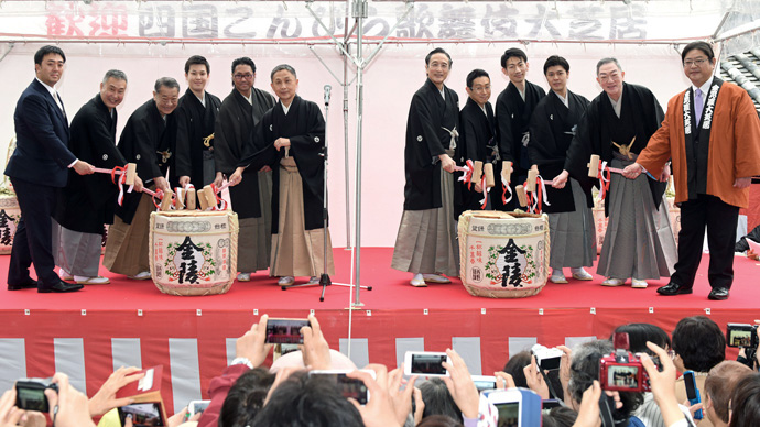 雀右衛門も登場、「四国こんぴら歌舞伎大芝居」お練り